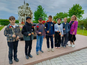 Ученики с цветами