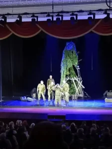 Спектакль про СВО