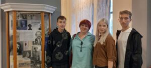 11 класс в театре