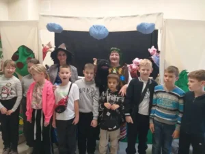 Учащиеся с актерами