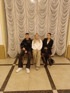 Ученики на спектакле 