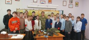 Ученики с гостями школы