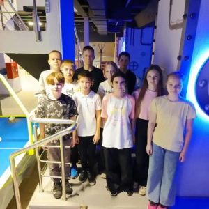 Ученики на боулинге