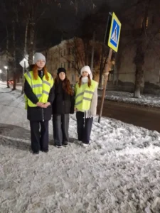 Ученицы дежурят