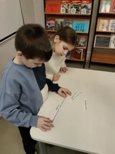 Ученики выполняют задание