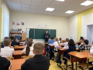 Ученик выступает перед классом