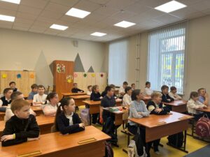 3Б Класс слушает "Цифровой ликбез"