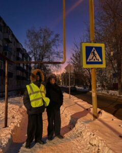 Десятиклассники дежурят